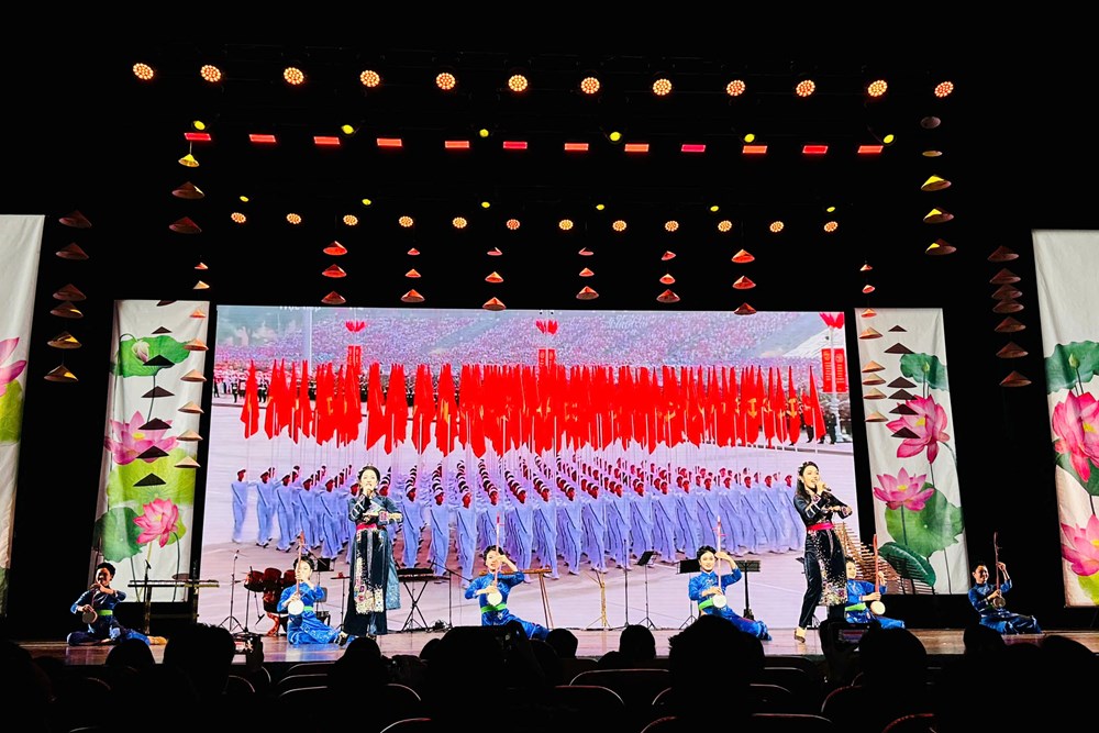 Rực rỡ sắc màu văn hoá Việt Nam tại Trung Quốc - ảnh 5