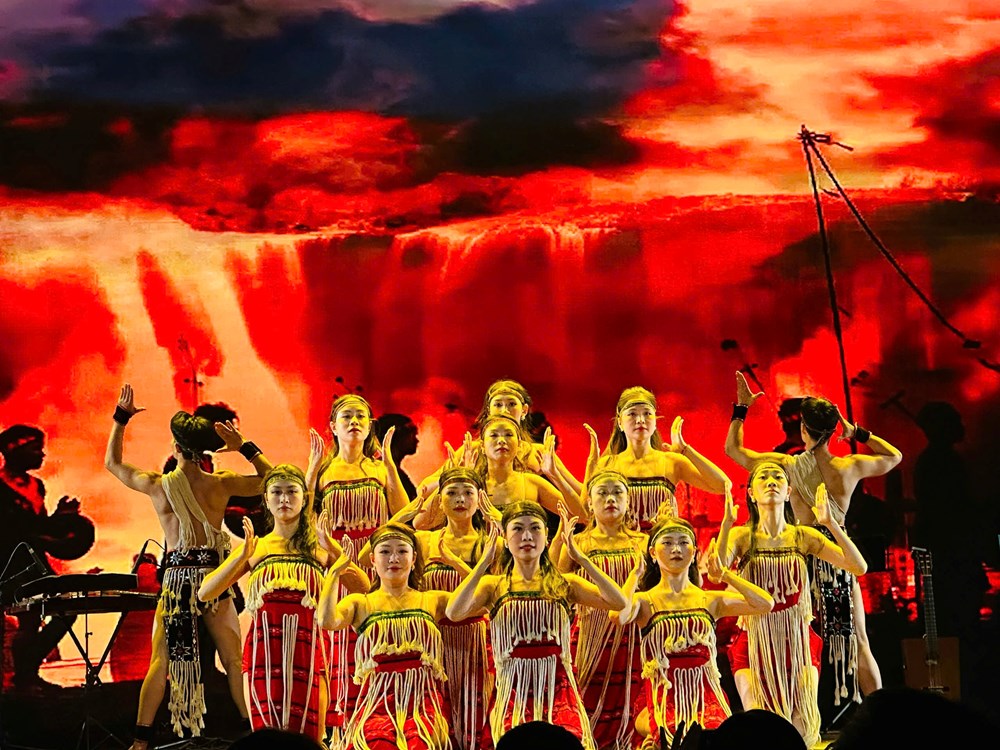 Rực rỡ sắc màu văn hoá Việt Nam tại Trung Quốc - ảnh 12