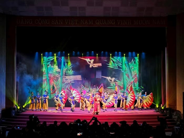 Sôi nổi các hoạt động trong Ngày hội thiếu nhi Thủ đô - ảnh 2