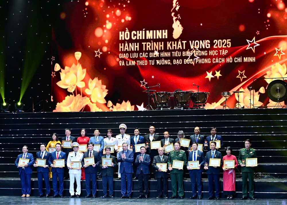 Tổng Bí thư Tô Lâm dự chương trình “Hồ Chí Minh – Hành trình khát vọng 2025” - ảnh 5