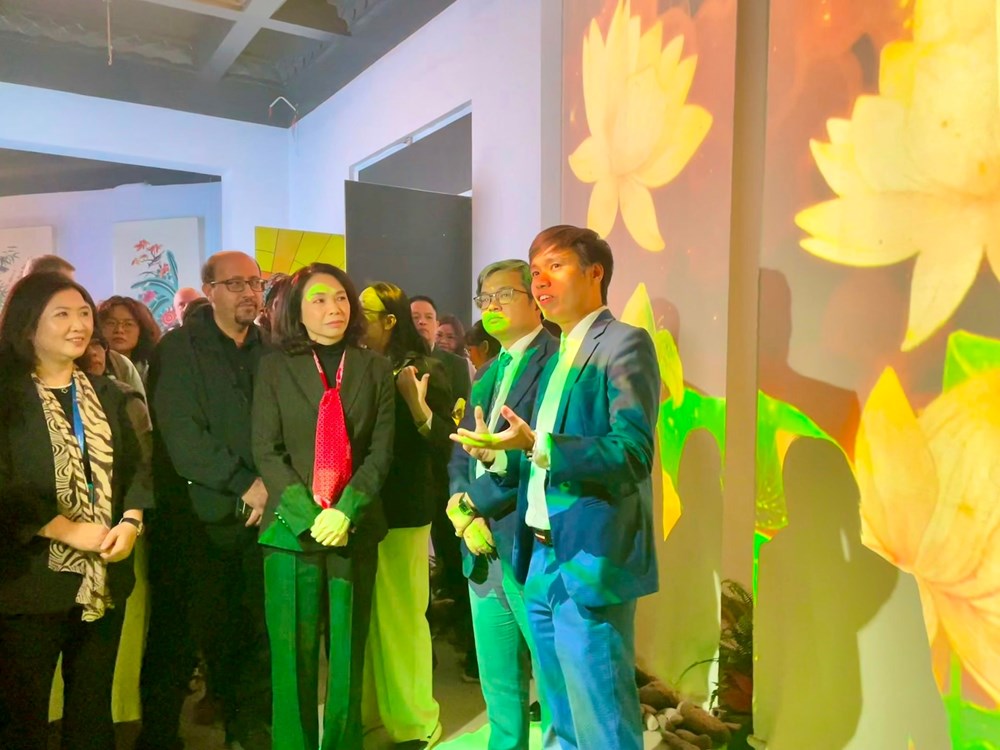 Trải nghiệm miễn phí không gian triển lãm số “Hà Nội rạng rỡ - Ánh sáng và Di sản“ - ảnh 4