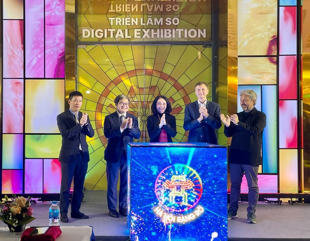 Trải nghiệm miễn phí không gian triển lãm số “Hà Nội rạng rỡ - Ánh sáng và Di sản“ - ảnh 1