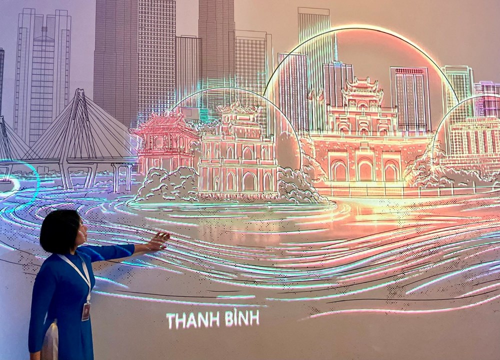 Trải nghiệm miễn phí không gian triển lãm số “Hà Nội rạng rỡ - Ánh sáng và Di sản“ - ảnh 3
