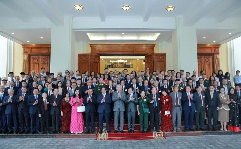 “Mưa đỏ” lập kỷ lục phòng vé trở thành sự kiện văn học nghệ thuật tiêu biểu năm 2025 - ảnh 1