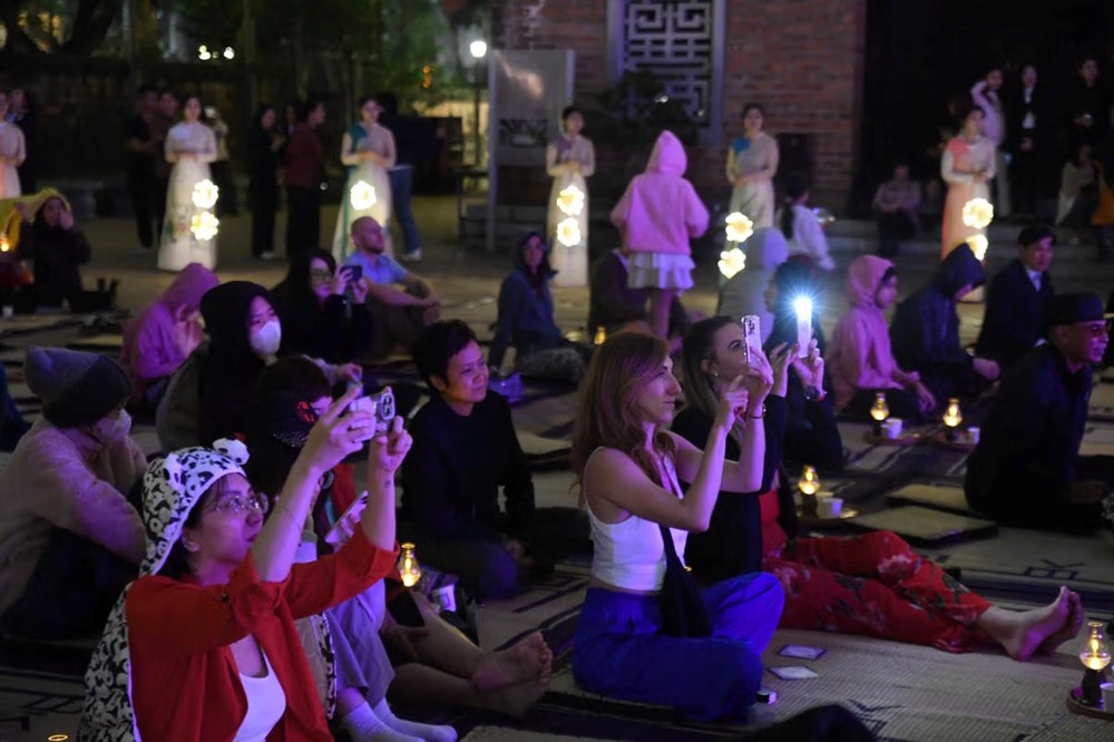 Đánh thức không gian di sản Văn Miếu - Quốc Tử Giám về đêm - ảnh 10