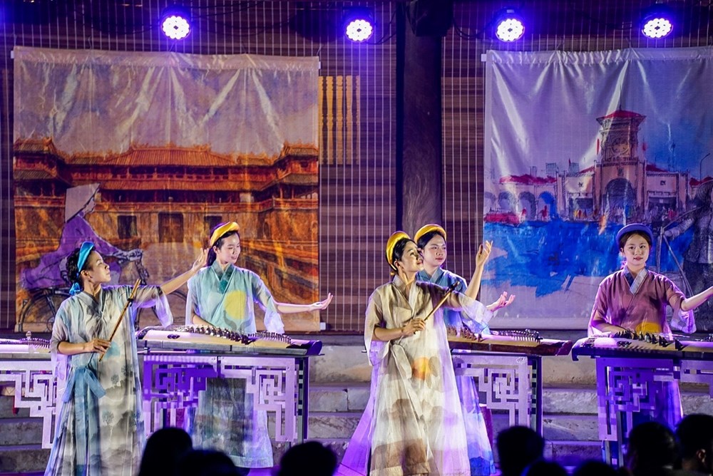 Đánh thức không gian di sản Văn Miếu - Quốc Tử Giám về đêm - ảnh 1