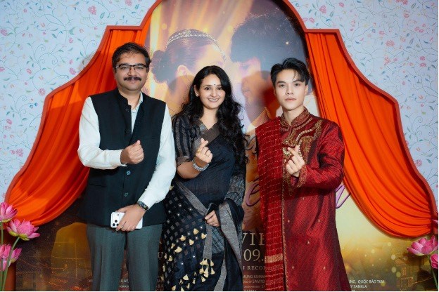 Công chiếu “Vạn dặm yêu em” - bộ phim về chuyện tình xuyên biên giới Việt – Ấn - ảnh 3