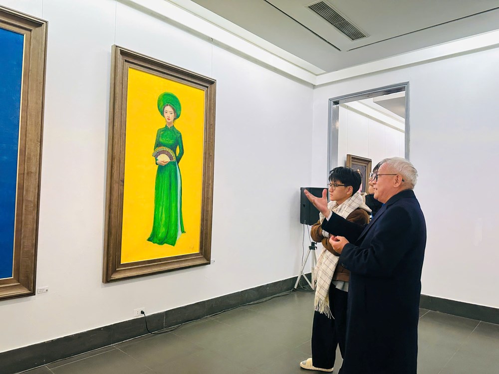 Khám phá thế giới “Giữa sắc và không” của hoạ sĩ Trung Sơn - ảnh 1