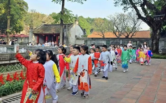 Diễu hành kỷ niệm 950 năm thành lập Quốc Tử Giám  - ảnh 3