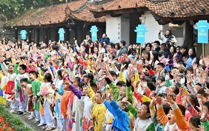 Diễu hành kỷ niệm 950 năm thành lập Quốc Tử Giám  - ảnh 2