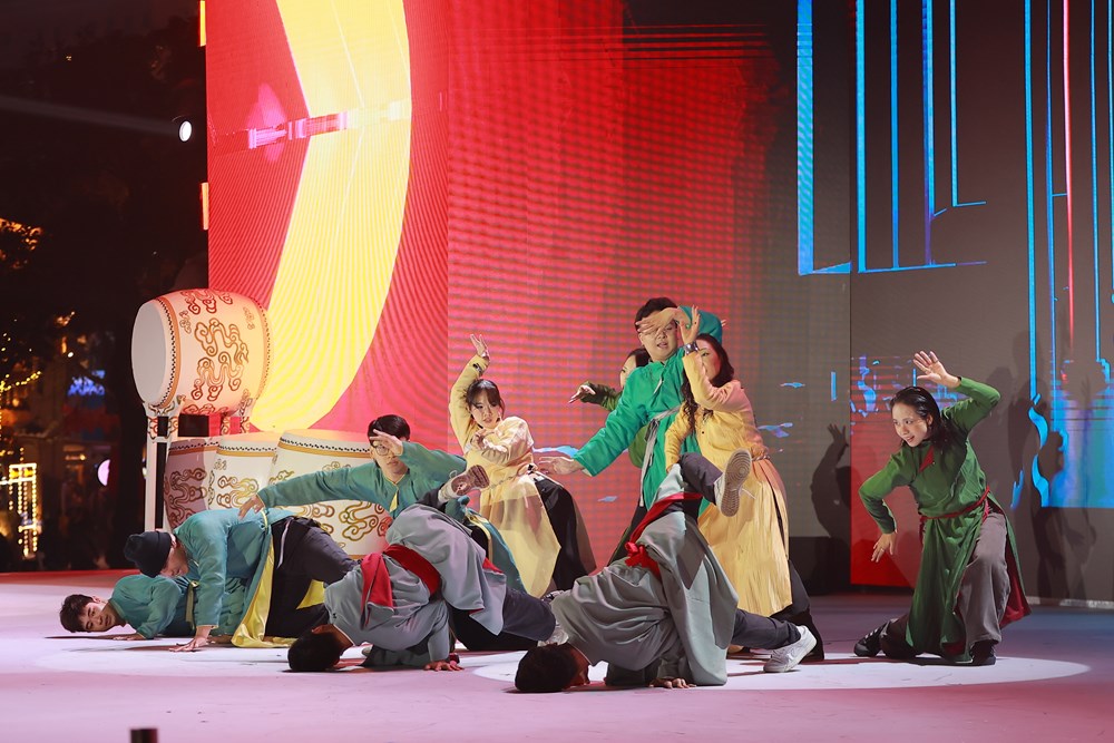 Khai mạc Chương trình “Tụ hội Sáng tạo - Hành trình đến Lễ hội Thiết kế Sáng tạo Hà Nội 2026” - ảnh 4