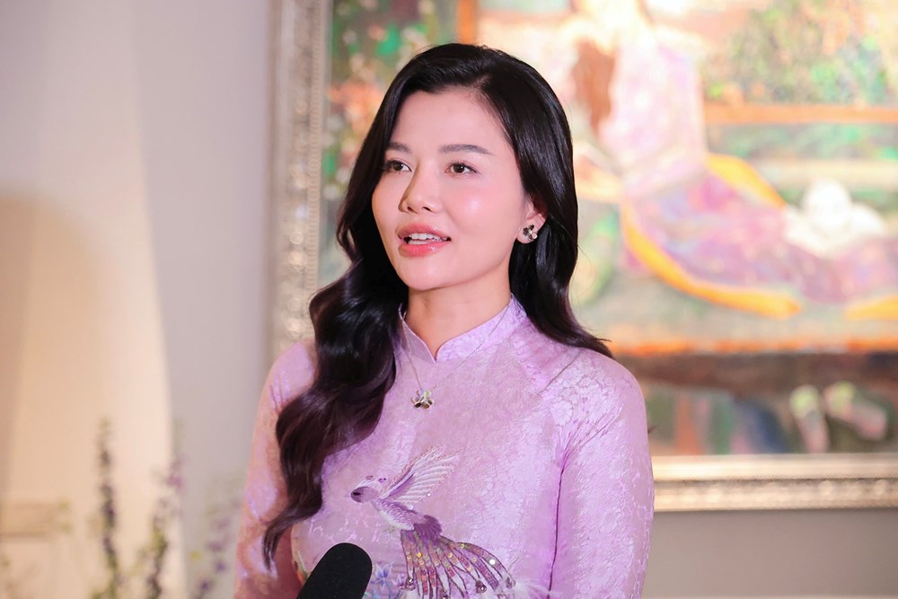 “Mộng giữa chiều hoa” – giấc mơ hội họa dịu dàng của họa sĩ Lê Trang - ảnh 1