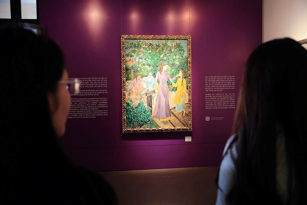 Lan tỏa giá trị di sản áo dài Việt Nam qua hội họa - ảnh 6