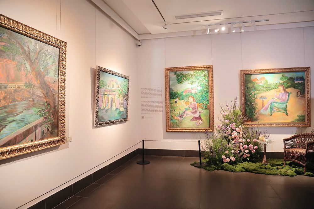 Lan tỏa giá trị di sản áo dài Việt Nam qua hội họa - ảnh 5