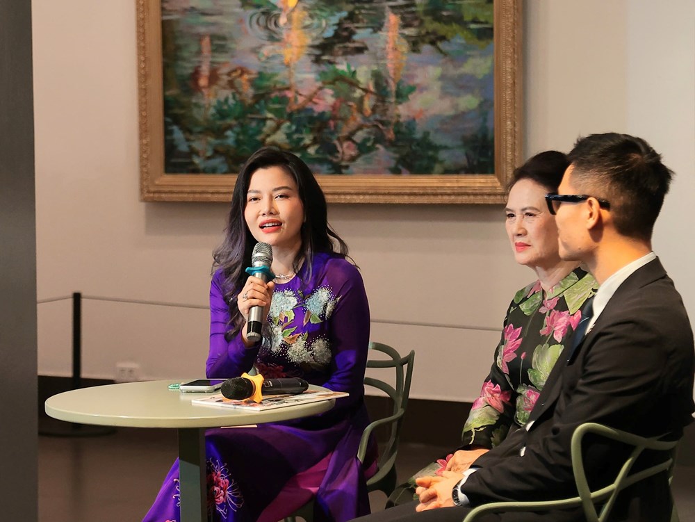 Lan tỏa giá trị di sản áo dài Việt Nam qua hội họa - ảnh 2