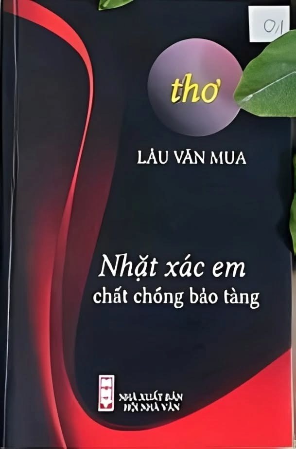 Vì sao Hội Nhà văn Việt Nam thu hồi giải thưởng tập thơ “Nhặt xác em chất chồng bảo tàng“? - ảnh 1