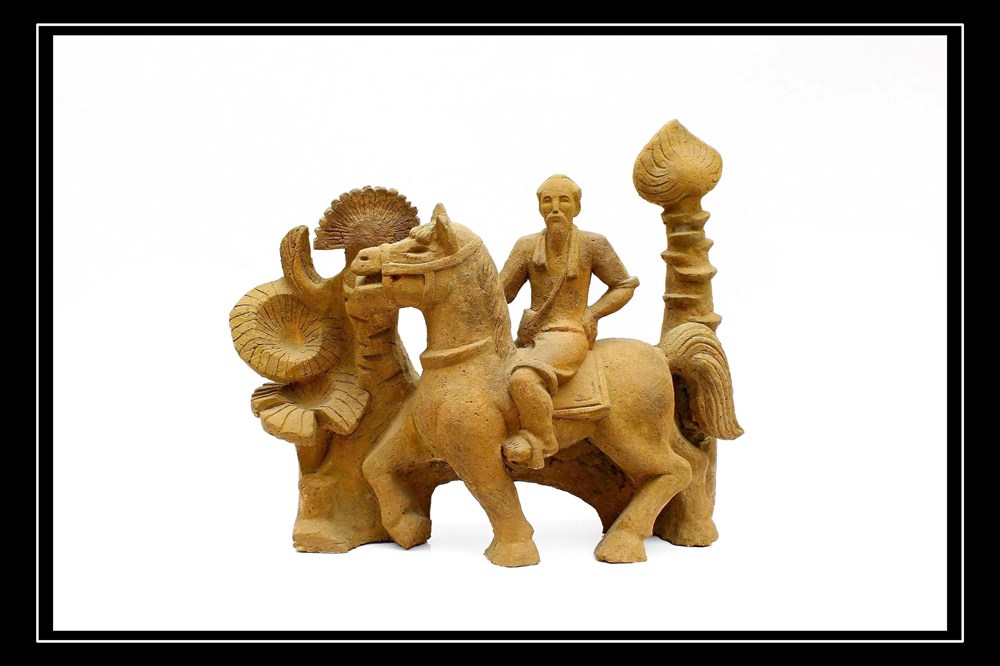 Chiêm ngưỡng 60 tác phẩm trong triển lãm “Ngựa trong nghệ thuật tạo hình“ - ảnh 1