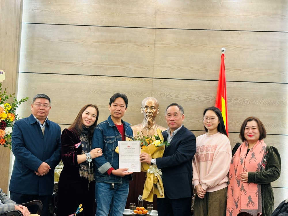 Bảo tàng Mỹ thuật Việt Nam tiếp nhận 4 tác phẩm của Nghệ nhân Trần Nam Tước - ảnh 2