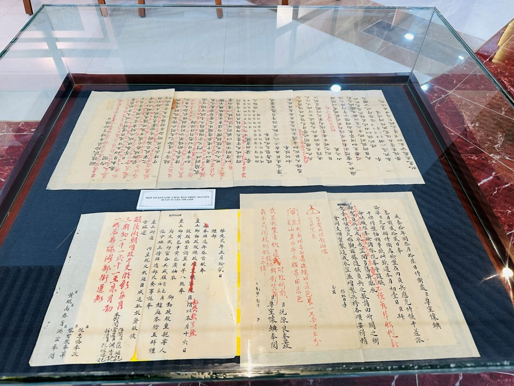 Ngắm tư liệu gốc của lịch sử quốc gia giữa lòng Hà Nội - ảnh 2