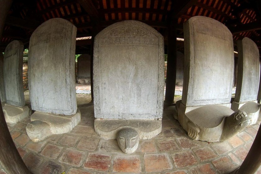 Đẩy mạnh khai thác giá trị 82 bia Tiến sĩ tại Văn Miếu - Quốc Tử Giám - ảnh 1