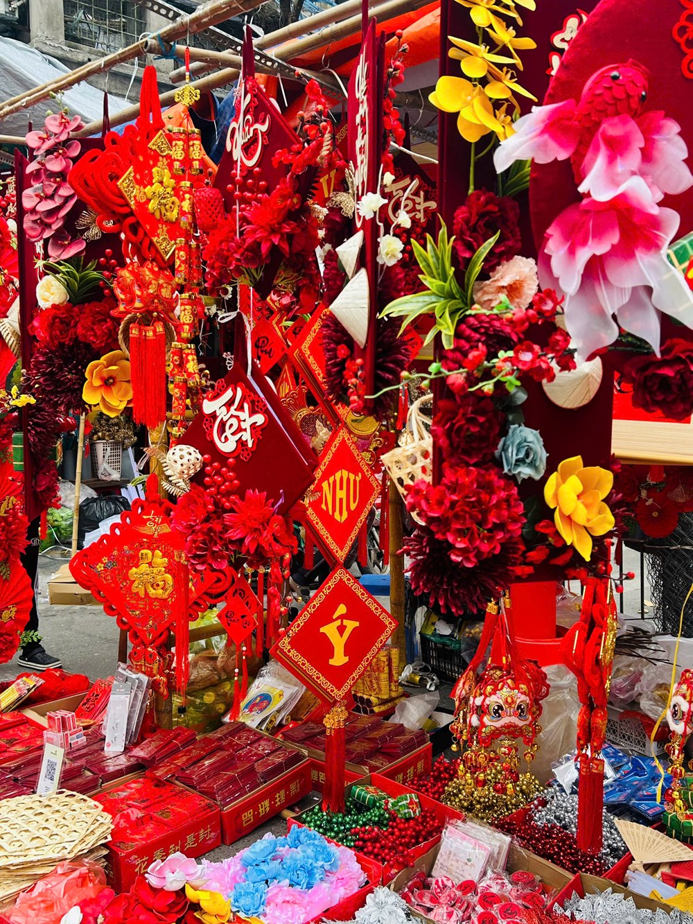 Chưa khai mạc nhưng Chợ hoa Xuân Phố cổ 2026 đã tấp nập du khách - ảnh 23