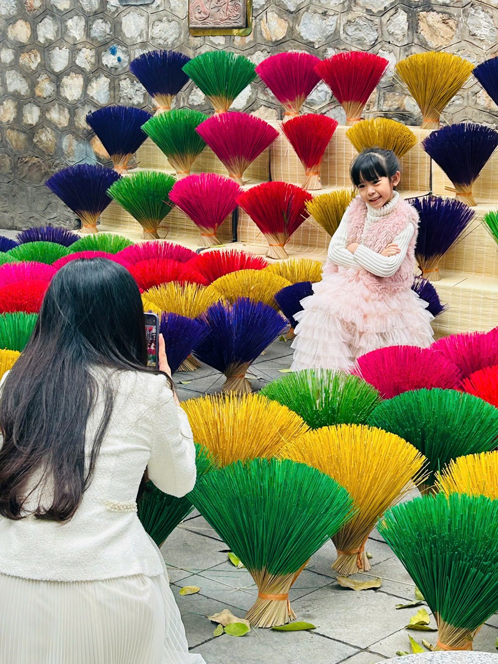 Chưa khai mạc nhưng Chợ hoa Xuân Phố cổ 2026 đã tấp nập du khách - ảnh 33