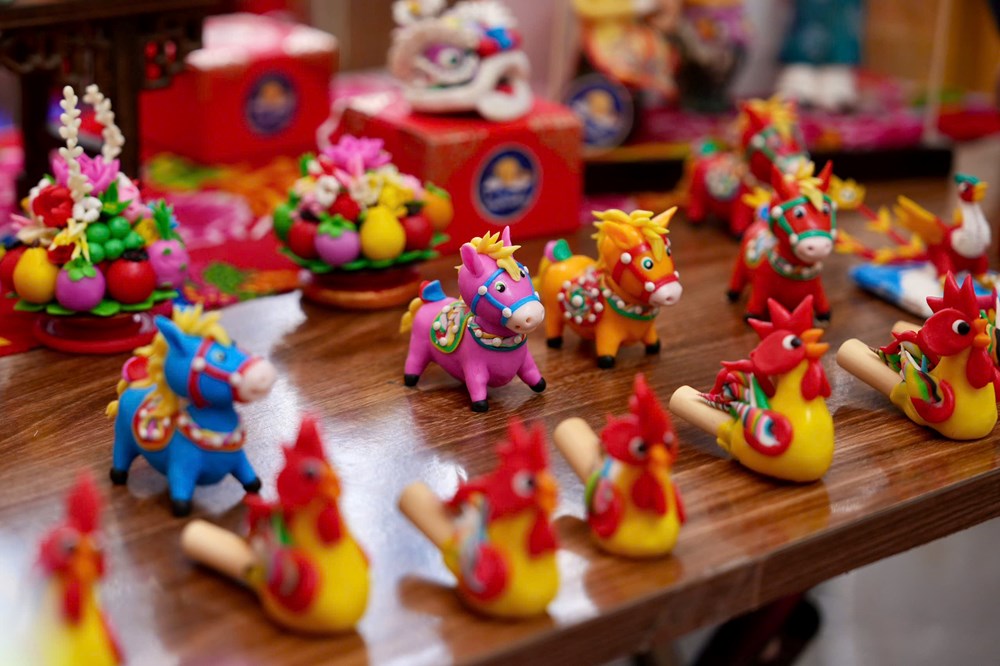 Chưa khai mạc nhưng Chợ hoa Xuân Phố cổ 2026 đã tấp nập du khách - ảnh 21