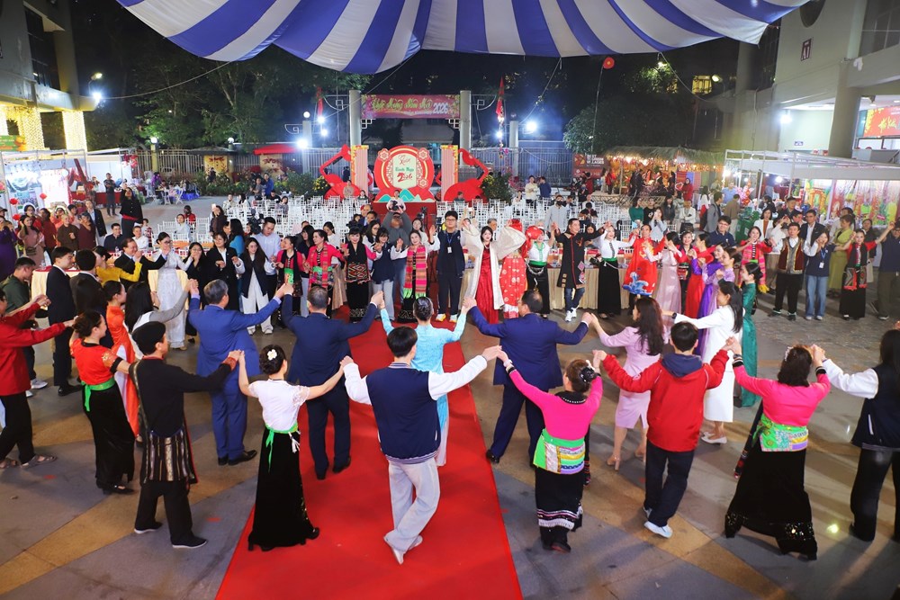 “Hội xuân Bính Ngọ 2026” tưng bừng khai mạc - ảnh 6