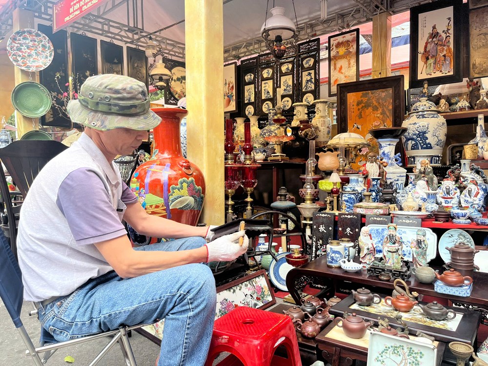 Ngày xuân khám phá chợ hoa lâu đời nhất Hà thành - ảnh 2