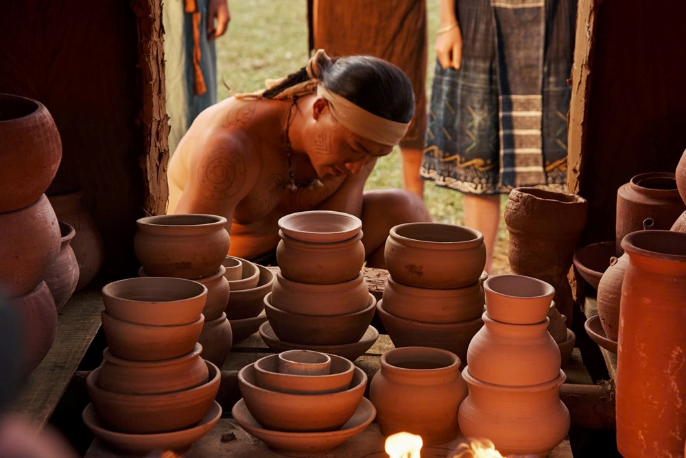 Đồ gốm Đông Sơn – lớp trầm tích văn hóa sống động trong phim “Huyền tình Dạ Trạch“ - ảnh 4