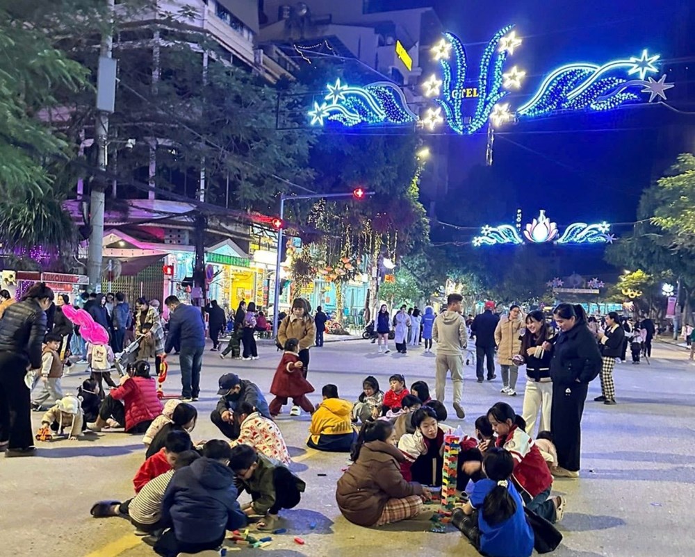 Sôi động các hoạt động đón giao thừa và vui xuân tại Cao Bằng - ảnh 1