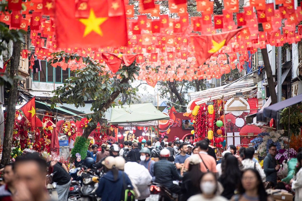 Chợ hoa Xuân Phố cổ 2026 thu hút hơn 30 nghìn lượt khách tham quan, mua sắm - ảnh 3