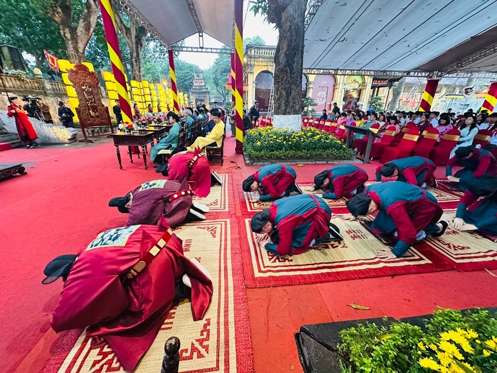 Dâng hương khai xuân theo nghi thức cung đình ở Hoàng thành Thăng Long - ảnh 4