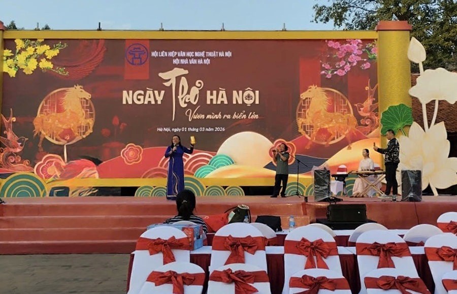 Thơ ca cùng đất nước vươn ra biển lớn - ảnh 1