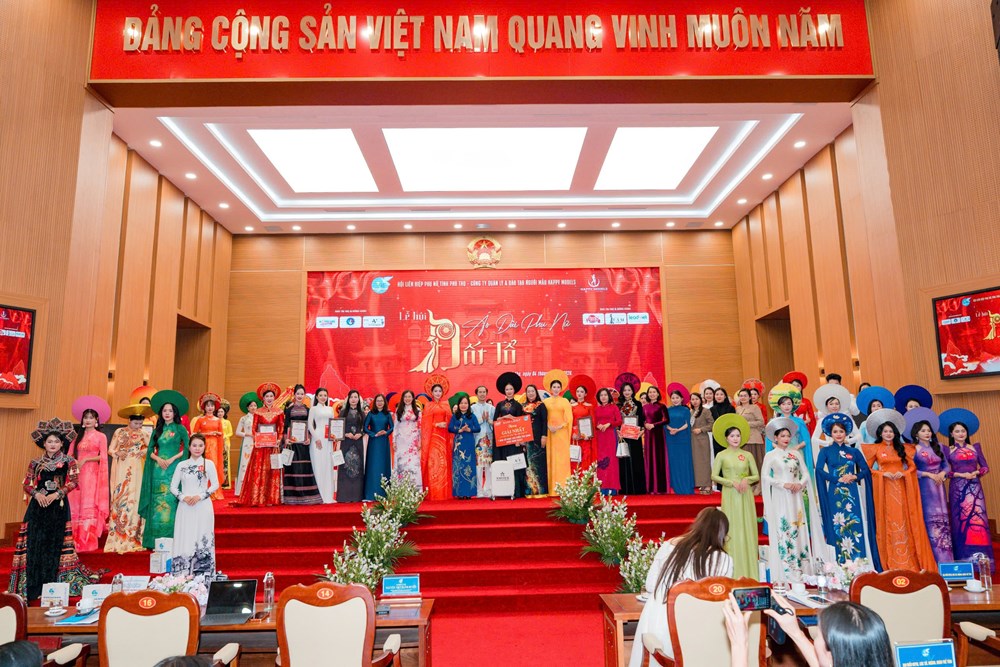 Hoa hậu Phương Thanh và Á hậu Linh Chi rạng rỡ tại Lễ hội Áo dài Đất Tổ lần thứ nhất - ảnh 5