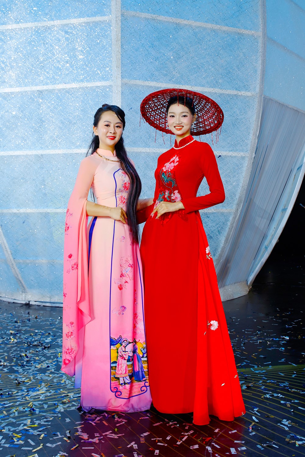 Độc đáo bộ sưu tập áo dài được làm từ hàng nghìn sợi tơ sen  - ảnh 2