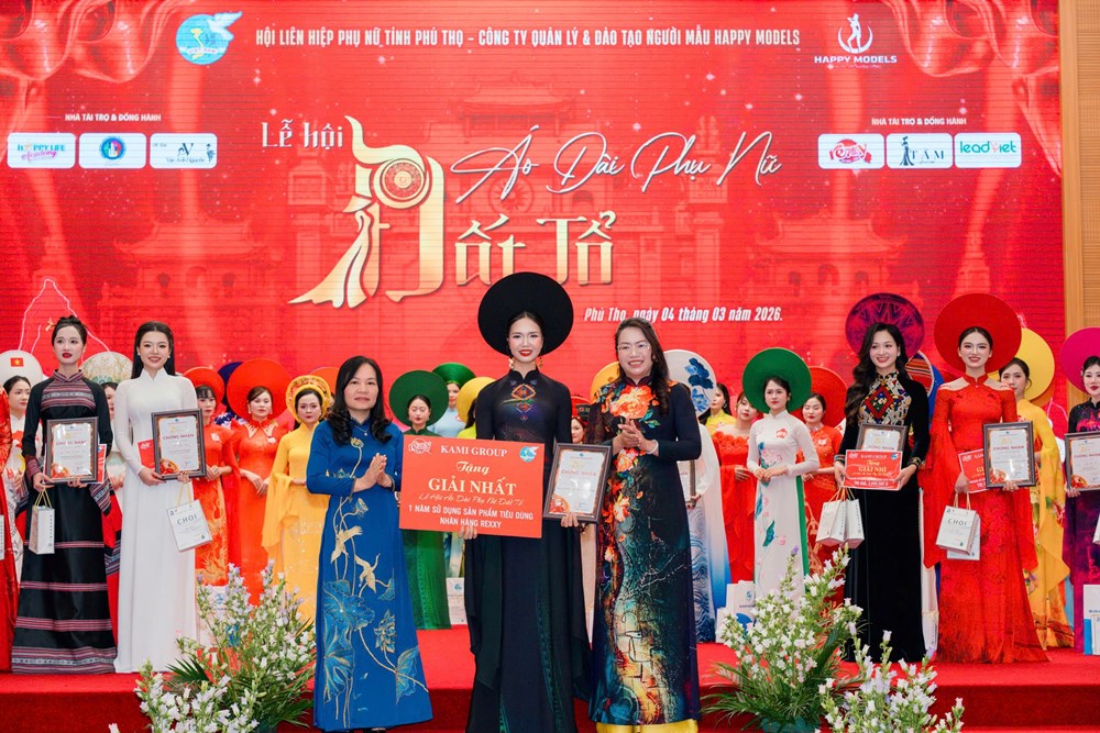 Hoa hậu Phương Thanh và Á hậu Linh Chi rạng rỡ tại Lễ hội Áo dài Đất Tổ lần thứ nhất - ảnh 1