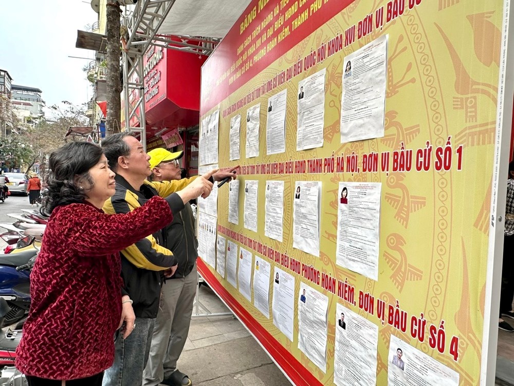 Các di tích ở Thủ đô rộn ràng chuẩn bị Ngày hội bầu cử - ảnh 8