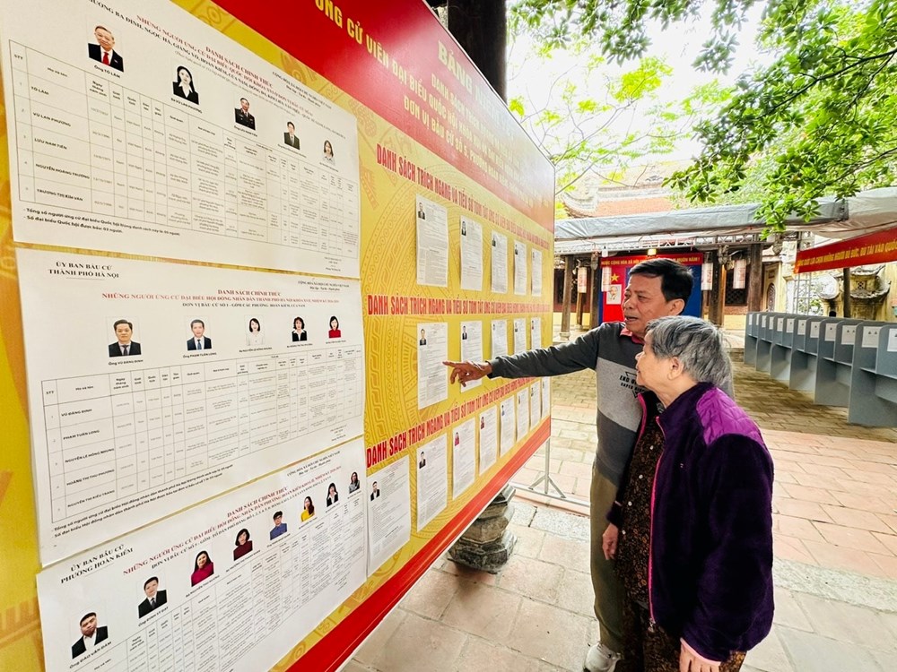 Các di tích ở Thủ đô rộn ràng chuẩn bị Ngày hội bầu cử - ảnh 6