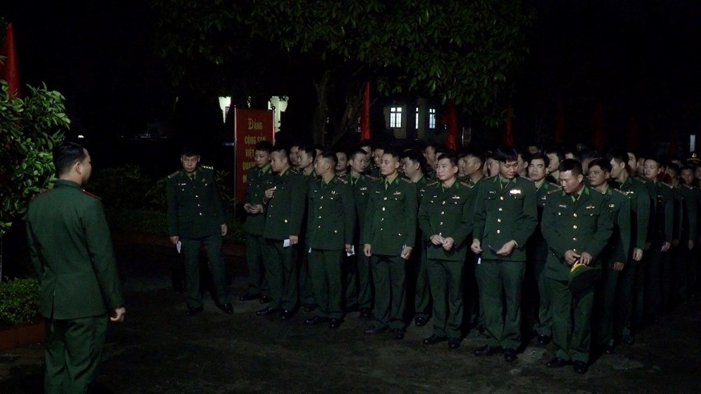 Chiến sĩ Đồn Biên phòng Cửa khẩu quốc tế Lào Cai bầu cử từ khi trời chưa sáng - ảnh 1