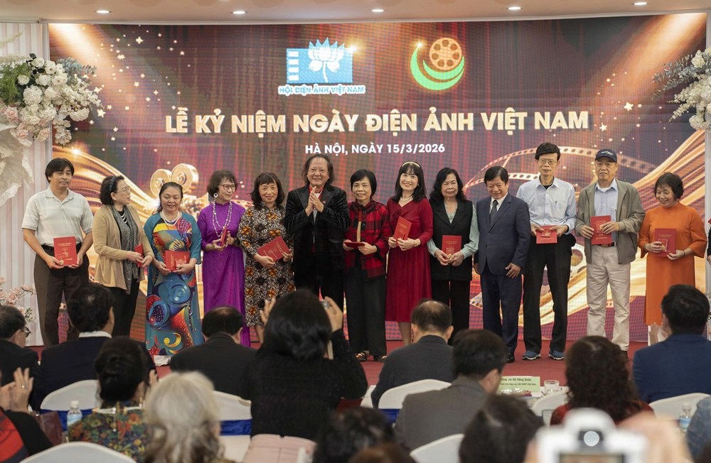 215 nghệ sĩ nhận kỷ niệm chương Vì sự nghiệp điện ảnh - ảnh 2