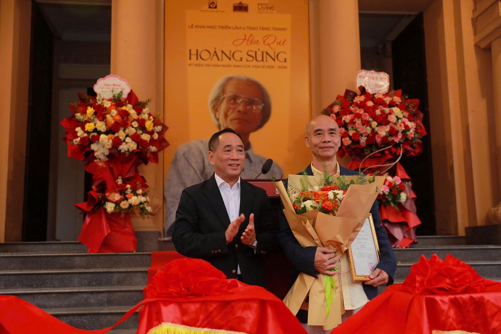 Ngắm những phiên chợ quê xưa trong tranh Hoàng Sùng - ảnh 2