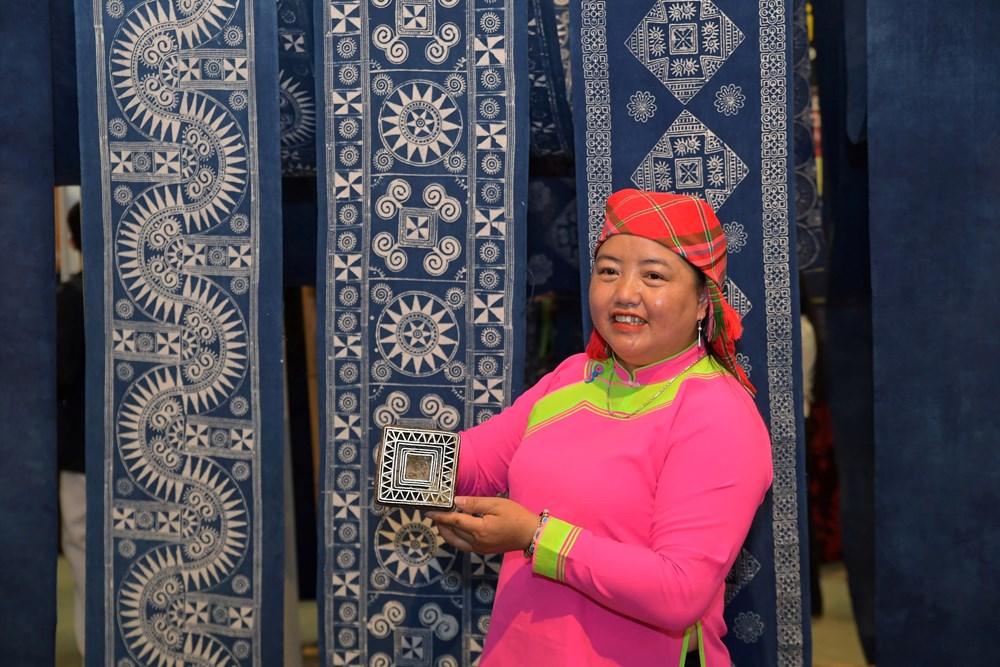 “Gieo xanh nơi đỉnh mây” - vai trò không thể thay thế của phụ nữ dân tộc thiểu số trong bảo tồn di sản - ảnh 7