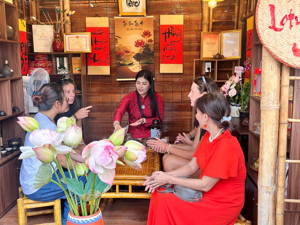 Lan tỏa văn hóa Hà Nội từ trà sen - ảnh 2
