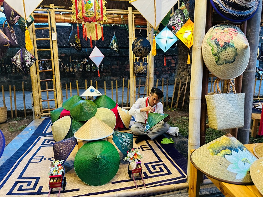 Vườn Ánh sáng- sự giao thoa của nghệ thuật và tri thức - ảnh 3