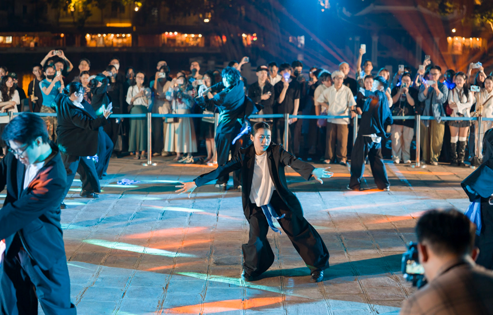 Kể câu chuyện biến đổi khí hậu qua vũ đạo “Nước“ - ảnh 2