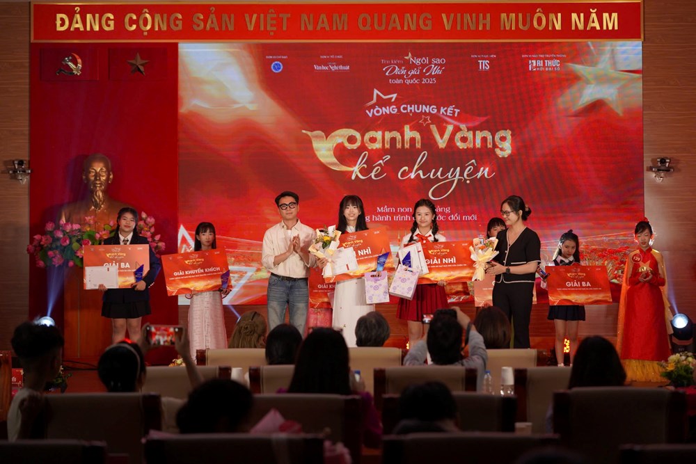 9 thí sinh được trao giải cuộc thi “Oanh vàng kể chuyện“ - ảnh 3
