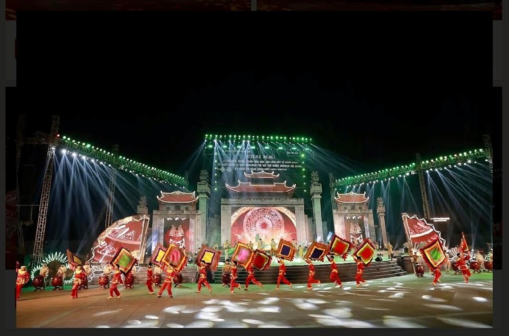 Tác giả Lê Thế Song kể câu chuyện lớn hơn về cội nguồn trong đêm khai hội Đền Hùng - ảnh 6