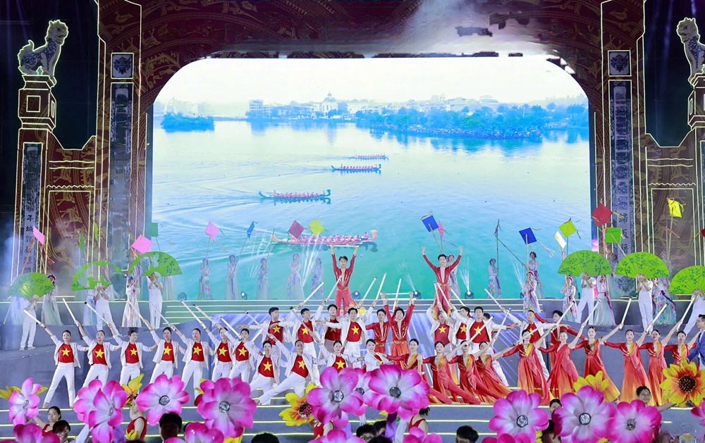 Tổng duyệt chương trình nghệ thuật khai mạc Lễ hội Đền Hùng và Tuần Văn hóa - Du lịch Đất Tổ - ảnh 7