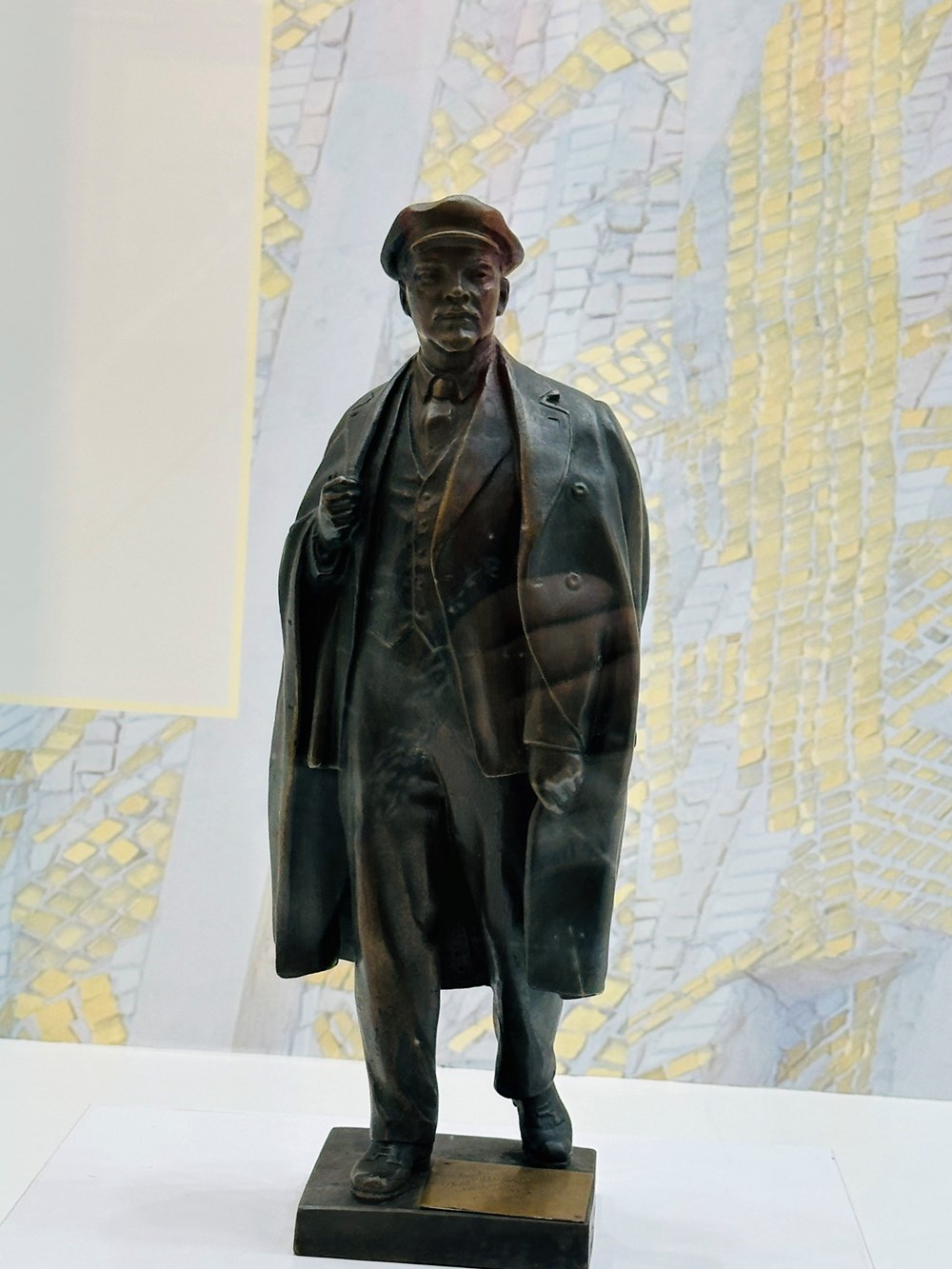 Chiêm ngưỡng 156 hình tượng Lênin tại Bảo tàng Hồ Chí Minh - ảnh 5